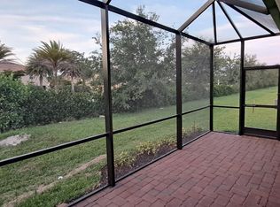 2092 Wellington St, Naples, FL 34120
