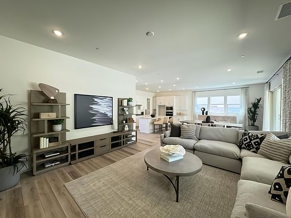 3rd image of 16014 Butterfly Dr N