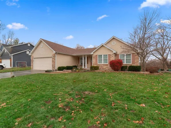 679 Napa Ln, Saint Charles, MO 63304