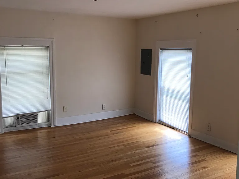 203 E Union St #UPPER — Photo 7