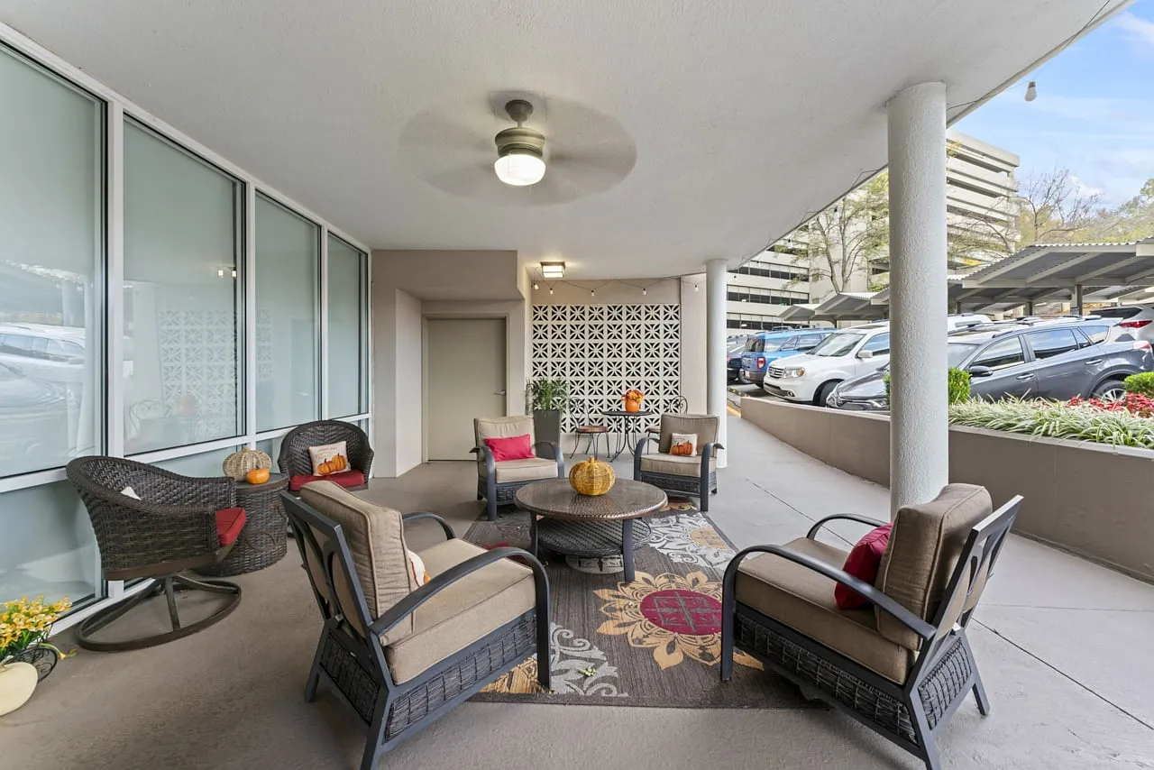 Continental Condos by Charlotte Management — Photo 3