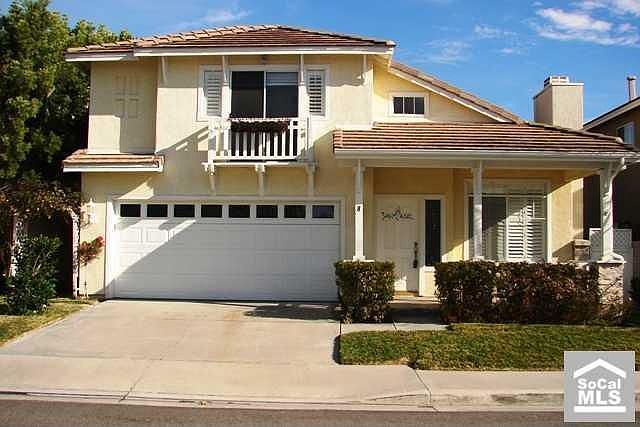 1st image of 8 Chestnut Dr