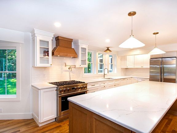 3rd image of 10 Popes Ln