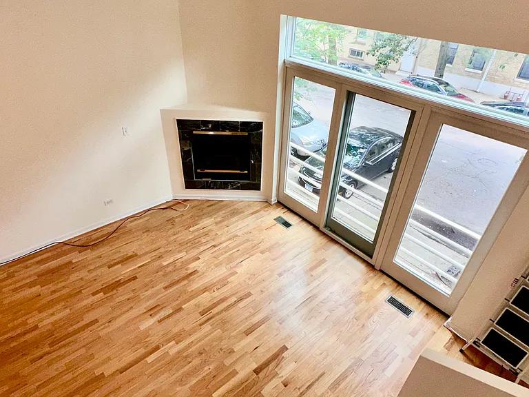 650 N Armour St — Photo 17