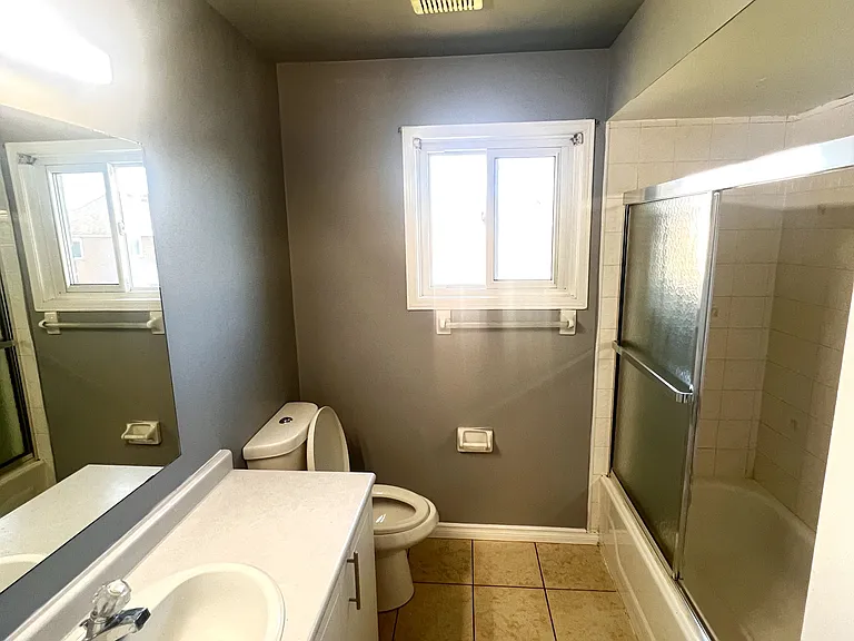 42 Toba Cres — Photo 14