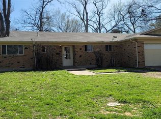 7012 Meadowbrook Dr, Fort Worth, TX 76112