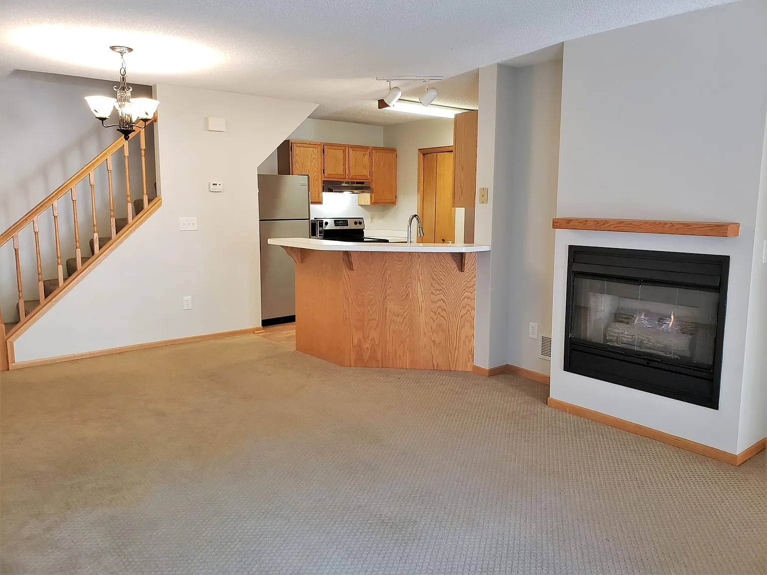 4053 Wilshire Cir — Photo 3