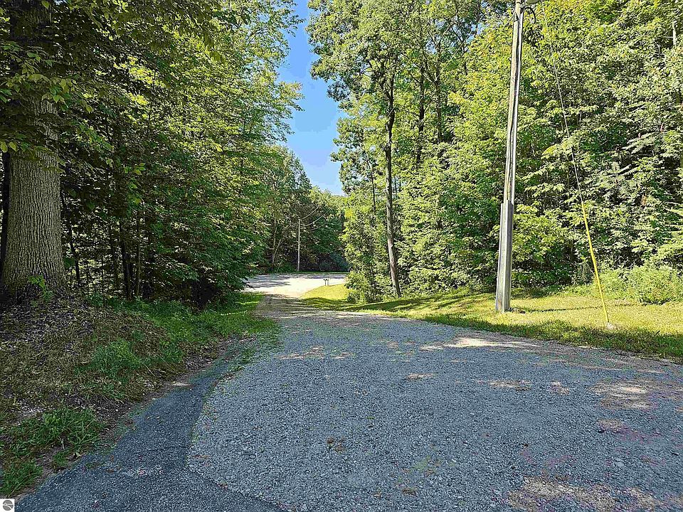 6804 Johnson Valley Ct, Middleville, MI 49333 Zillow