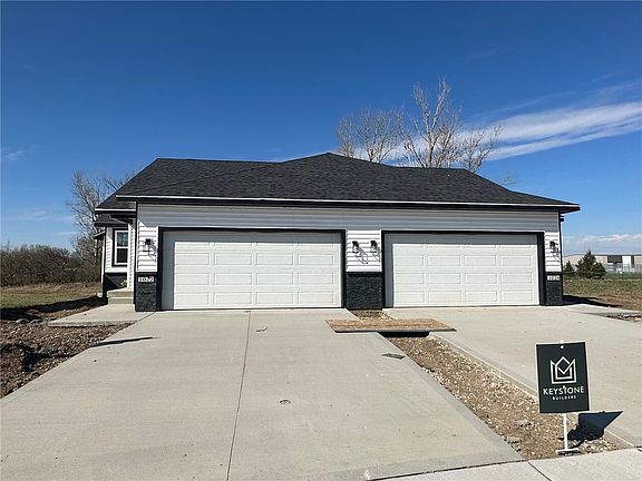4th image of 1024 Adler Ct