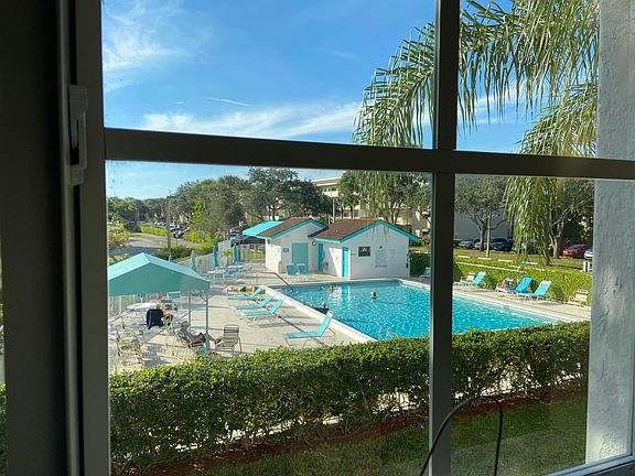5th image of 4723 Lucerne Lakes Boulevard E #627