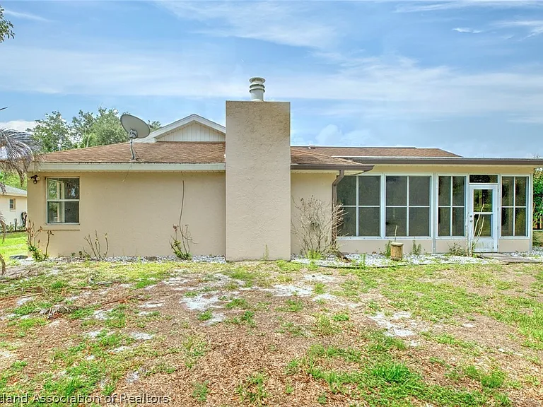 1602 Carrington Ave — Photo 29