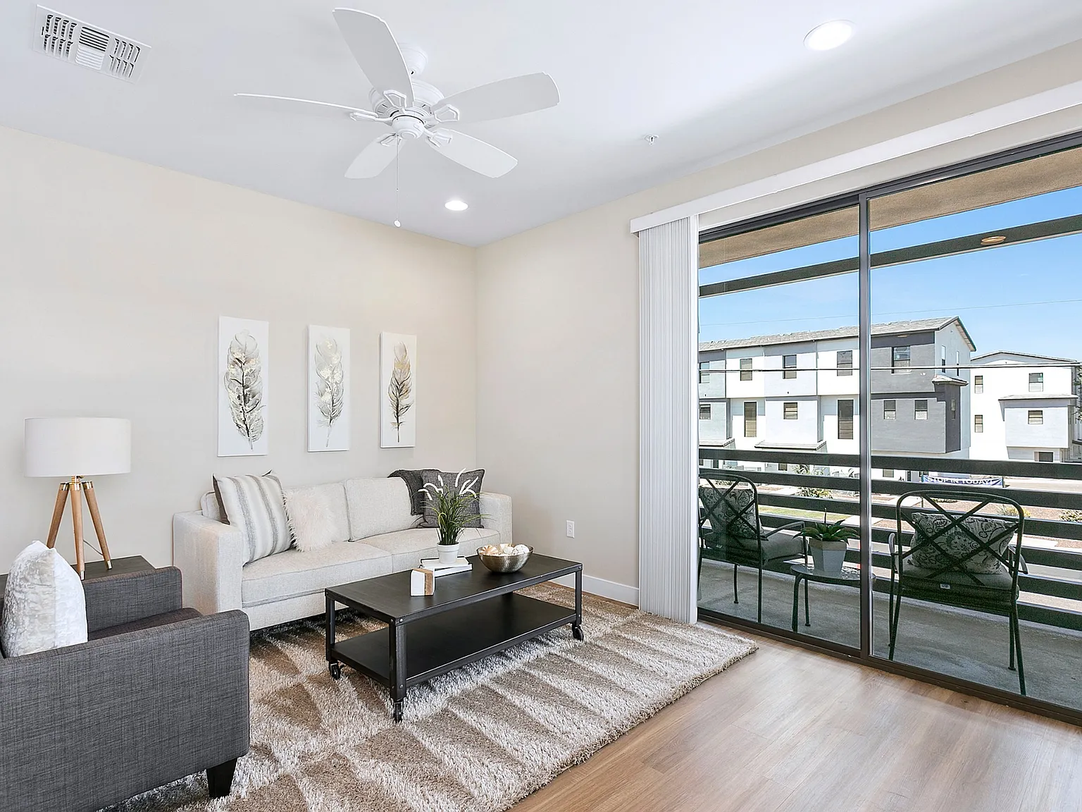 The Hardy Tempe Townhome Living — Photo 4