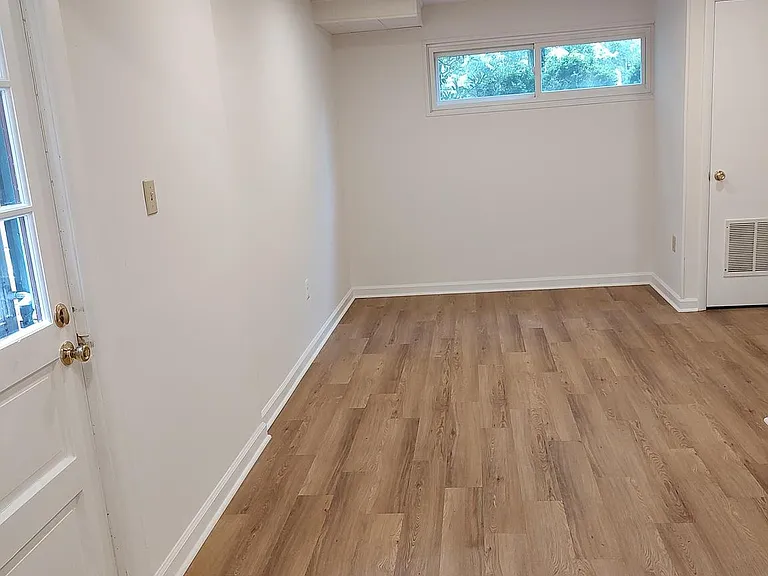 112 Claybrook Dr — Photo 41