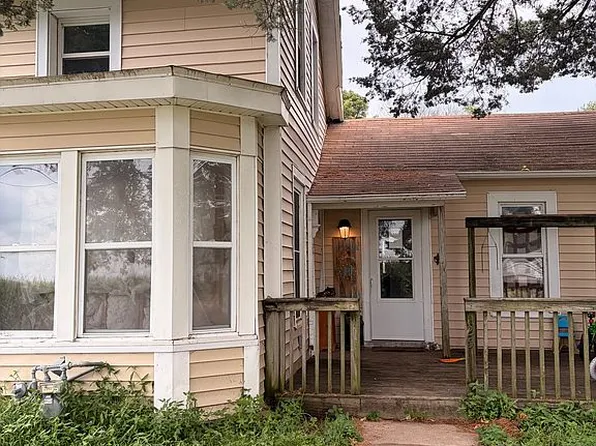 225 N Union St, Victoria, IL 61485