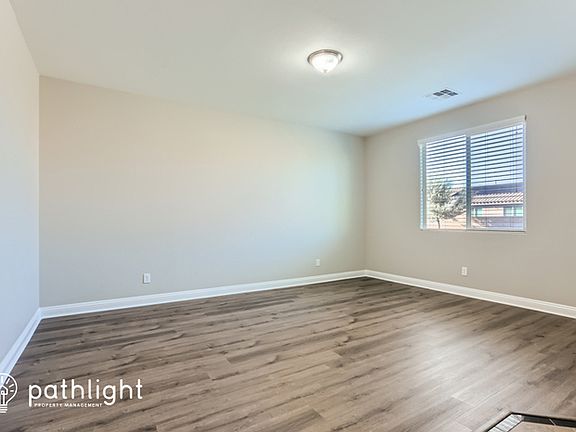 4th image of 1013 W Brangus Way