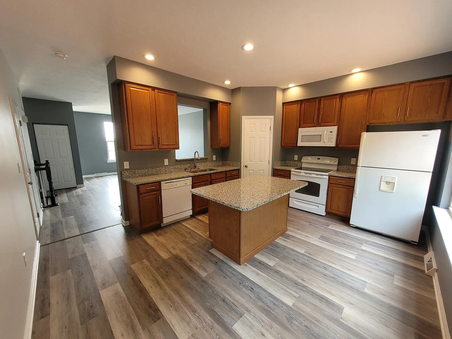 1287 Wanda Dr photo 1