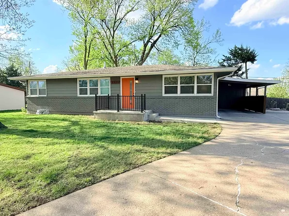 2320 Bailey Dr, Manhattan, KS 66502