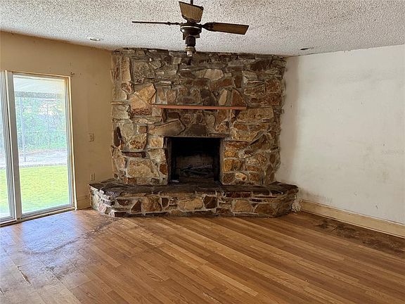 4th image of 2522 Lake Ellen Ln