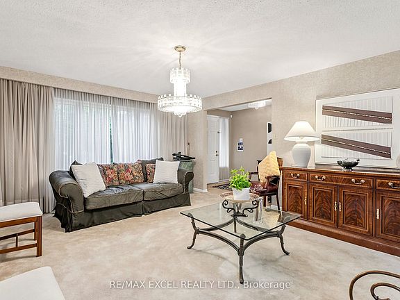 3rd image of 62 Ardgowan Cres