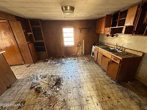 3rd image of 10281 Gibson Road