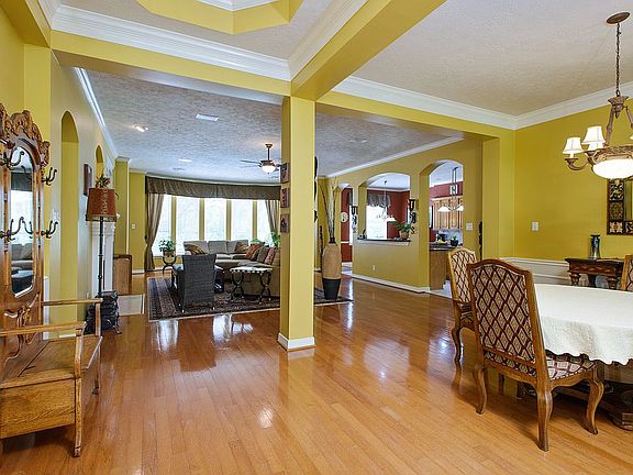 3rd image of 17723 White Oak Hl