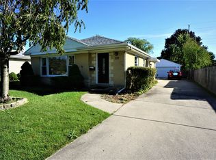 1031 Oakton St, Park Ridge, IL 60068