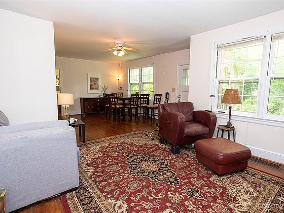 2nd image of 52 Wistonia Pl