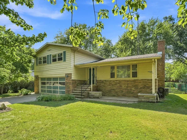 3350 Maple Ln, Saint Joseph, MI 49085