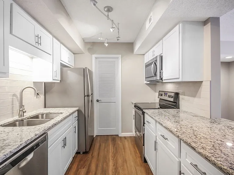 324 Shirley Ridge Dr — Photo 6