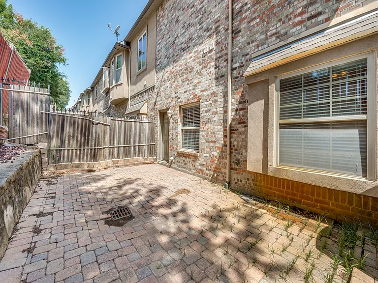 736 Rockingham Dr — Photo 25