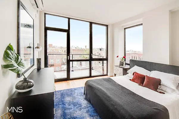 Sold by MNS | media 15