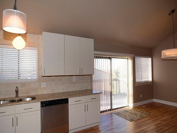 Enjoy Mountain view from your kitchen and DR windows