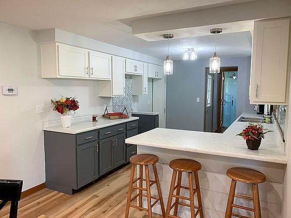 New cabinets & countertops 
