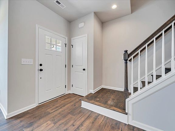 4th image of 2074 Kyles Way