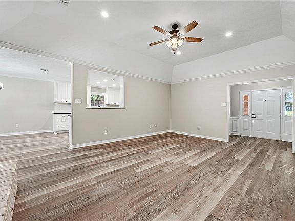 3rd image of 5505 Somerford Ln