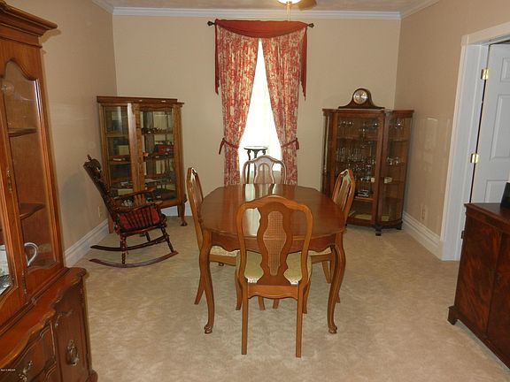 4th image of 502 Main St S