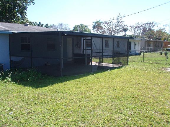 Rear Lanai