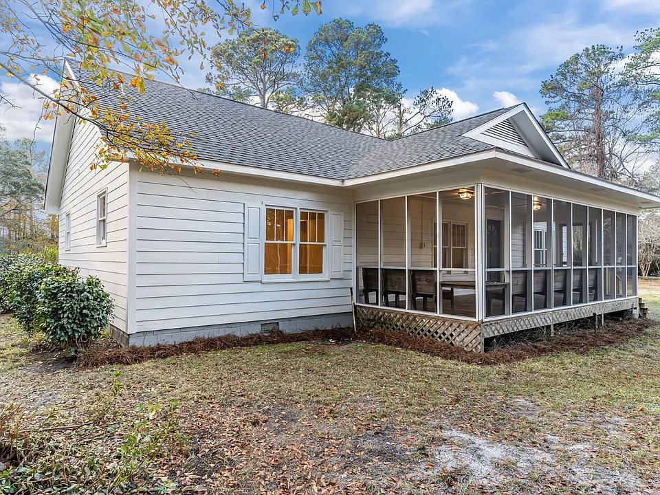 110 Carolina Ave