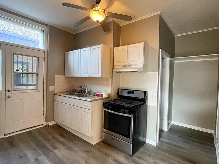 1450 W Chicago Ave #2 — Photo 22