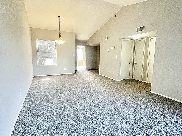 Arbor Pointe Apartments — Photo 25
