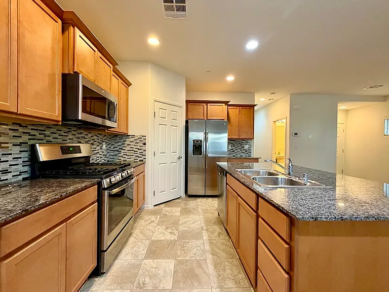 1141 Bobby Basin Ave — Photo 9