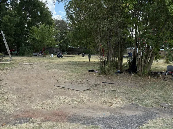 105 Texas St, Pottsboro, TX 75076