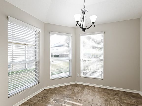 4th image of 3026 Barkers Crossing Ave