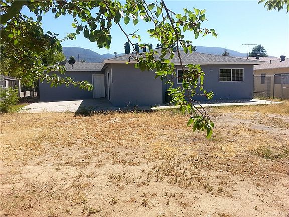 5th image of 1591 Lark Ln