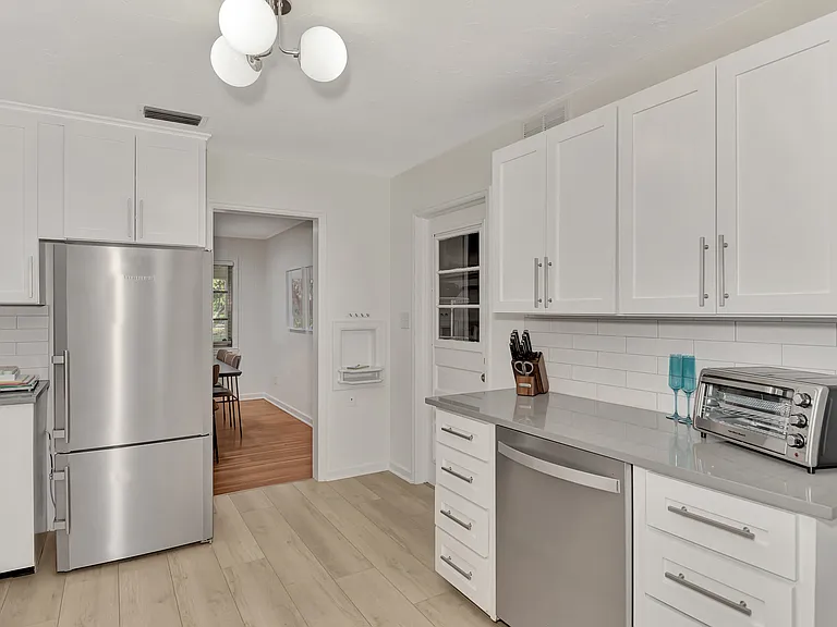 1726 Floyd St — Photo 17