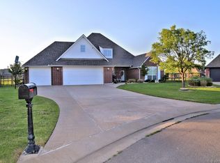 8325 Silverwood Rd, Claremore, OK 74019