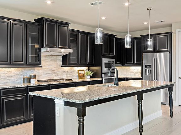4th image of 1811 Winchester Dr