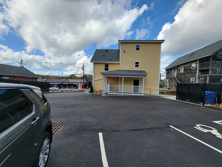170 Farmington Ave #2 — Photo 3