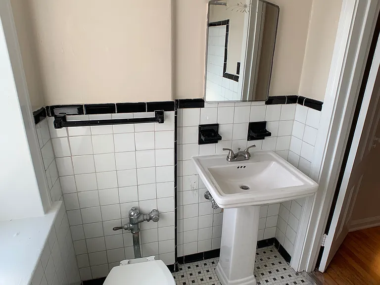 2856 Thornhill Rd — Photo 44