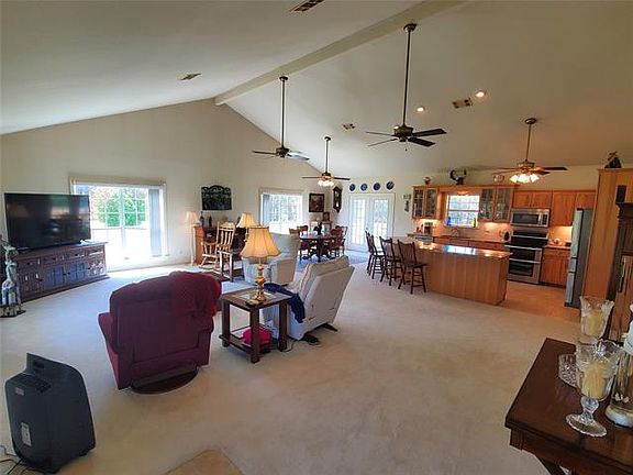3rd image of 1310 County Road 3824